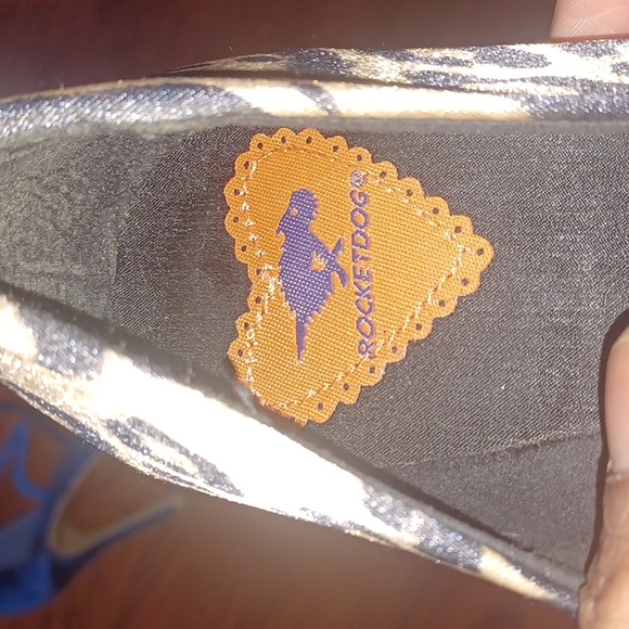 ROCKETDOG HEALS - Picture 5 of 6